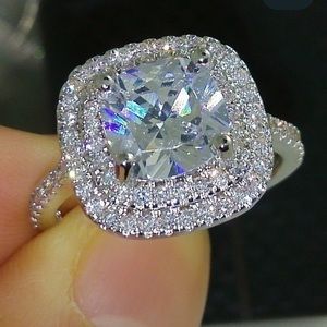 Ladies Ring. Size 10. New!